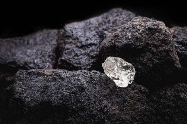 Diamantstein: Flüstern aus dem Opalozean