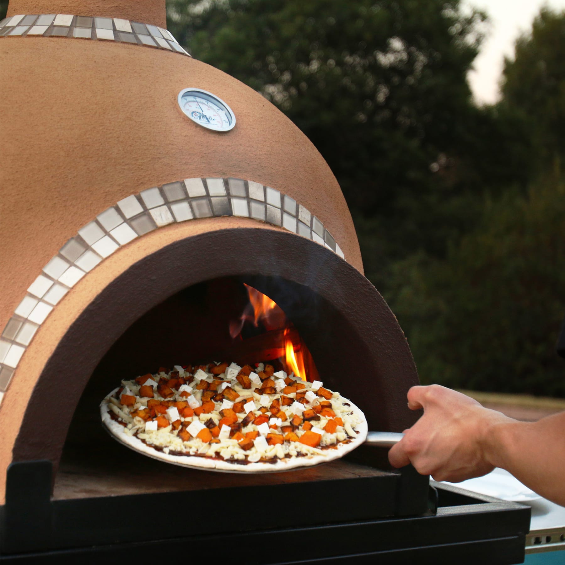 Von Hobbyköchen bis zu Pizzerien: Finden Sie Ihren perfekten Pizzaofen in unserem Shop!