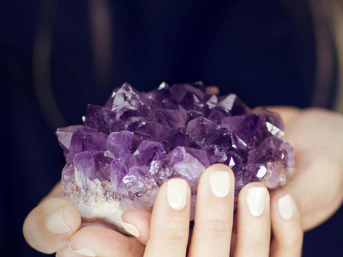Strahlender Edelstein: Amethyst kaufen bei CrystalScents