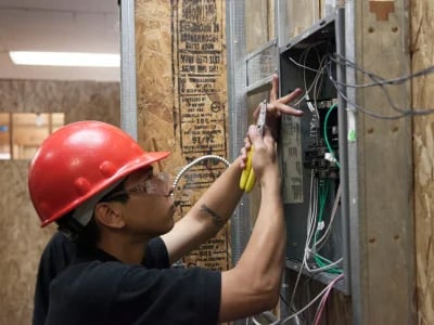 VDE Prüfung nach DGUV V3 – Elektrische Anlagen sicher betreiben