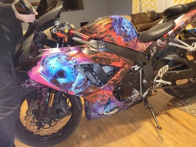 Was kostet es ein Auto zu folieren? Die Antwort findest Du bei 10KWRAPS