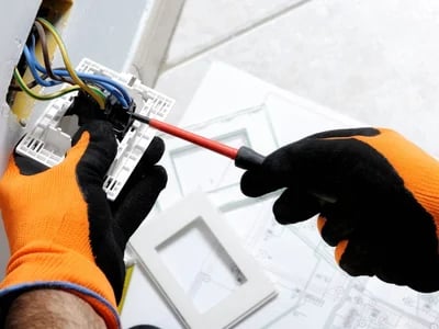 Wie eine Prüfung elektrischer Anlagen die Energieeffizienz verbessert