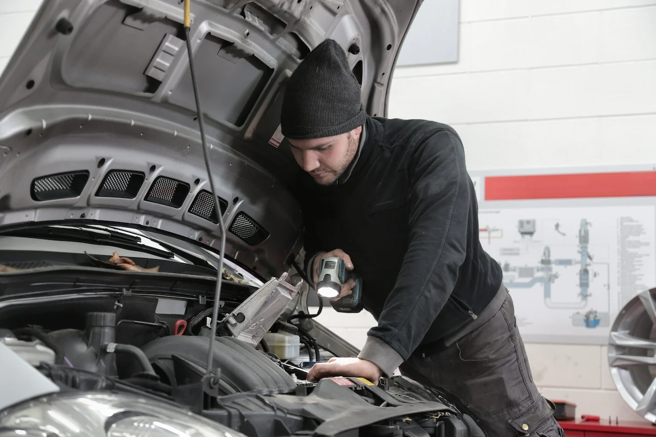 Motorschaden Auto verkaufen – Stressfrei und ohne versteckte Kosten