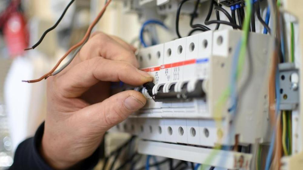 DGUV V3 Prüfung: Wie die UVV Prüfung hilft, Risiken in Ihrer elektrischen Infrastruktur zu minimieren